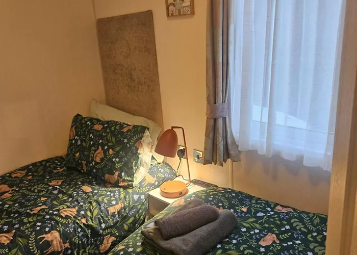 Lakeside Mini Lodge